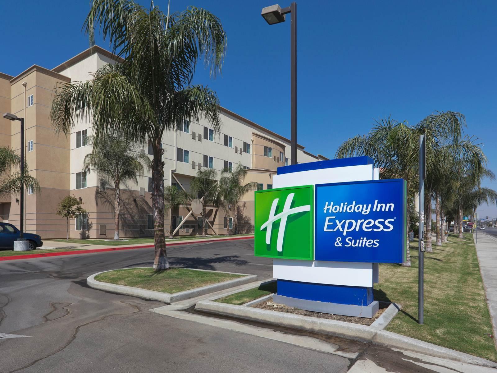 Holiday Inn Express & Suites Bakersfield Central Exterior foto